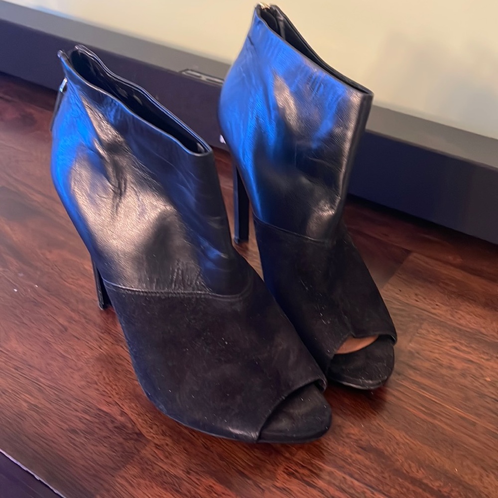 Black  leather Nine West boots  with open toes size 10